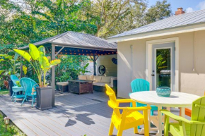 5 Mi to Vero Beach Vintage Home with Sauna and Grill!
